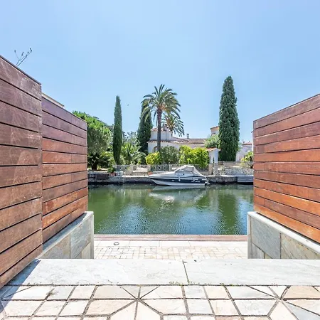 Villa Apart-rent Casa Al Canal Llobregat 0106 Empuriabrava