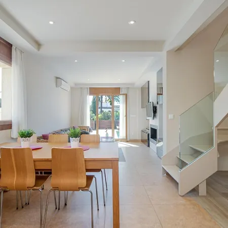 Villa Apart-rent Casa Al Canal Llobregat 0106 *